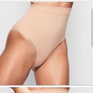SKIMS Sculpting Seamless Mid Waist Ochre Brief Underwear